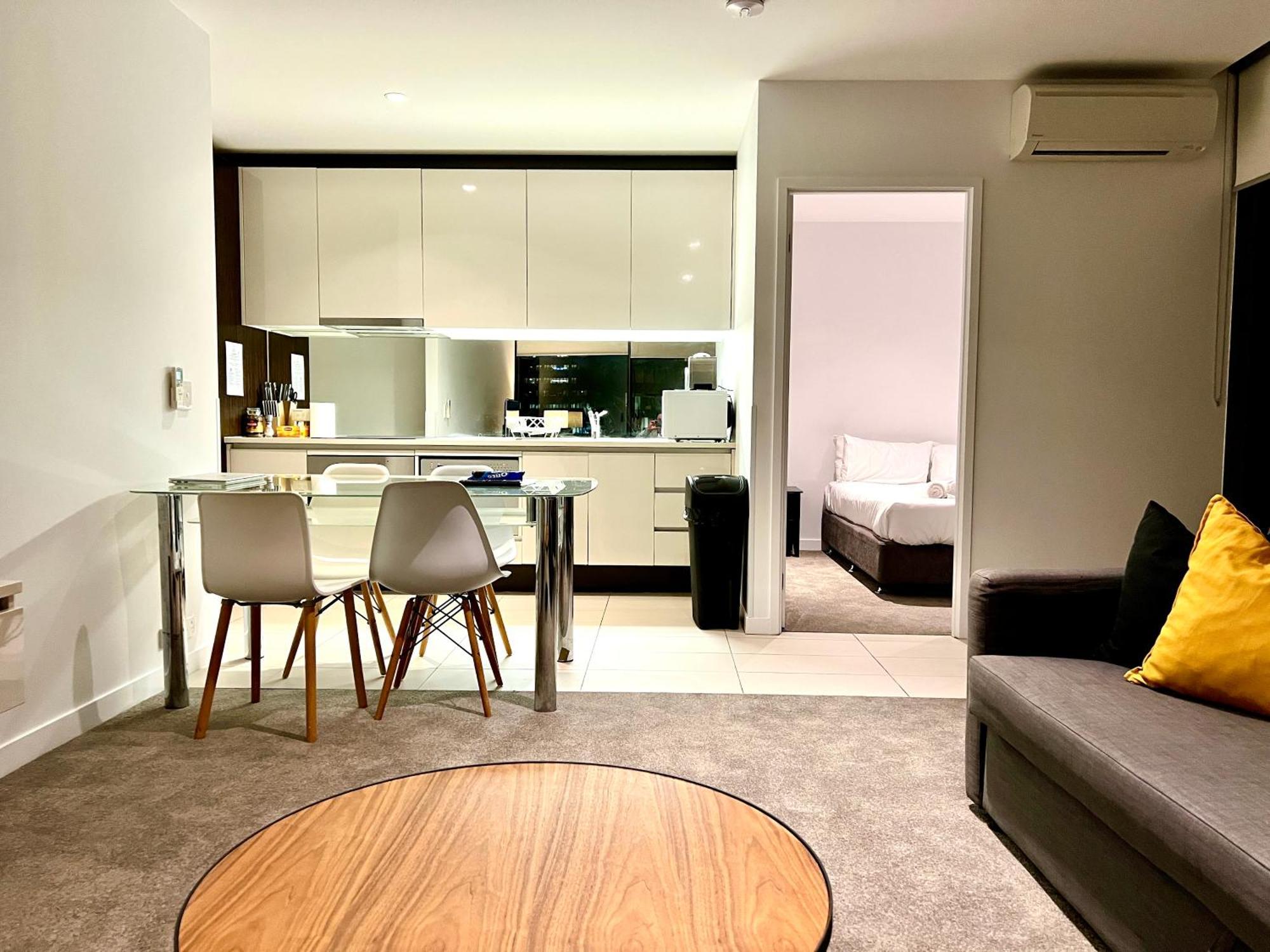Readyset Apartments At Madison Melbourne Exterior photo